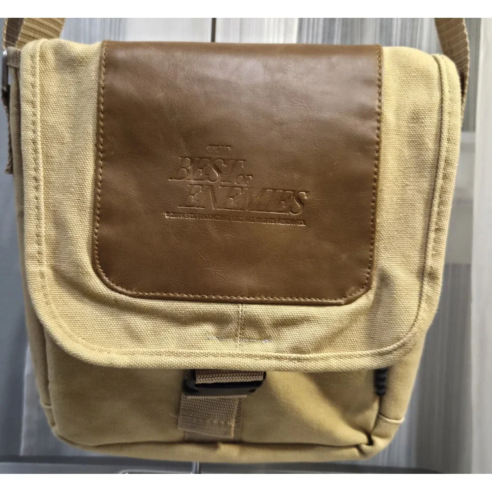 Field & Co‎ Messenger Bag STX Entertainment Wrap Gift 
